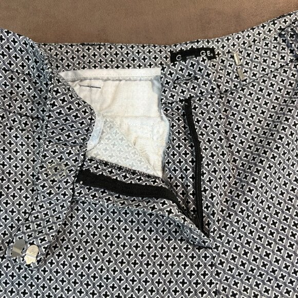 Womens Business Geo Mid Rise Black & White Size 10 Bermuda Shorts (SKU: 36W) - Picture 3 of 12
